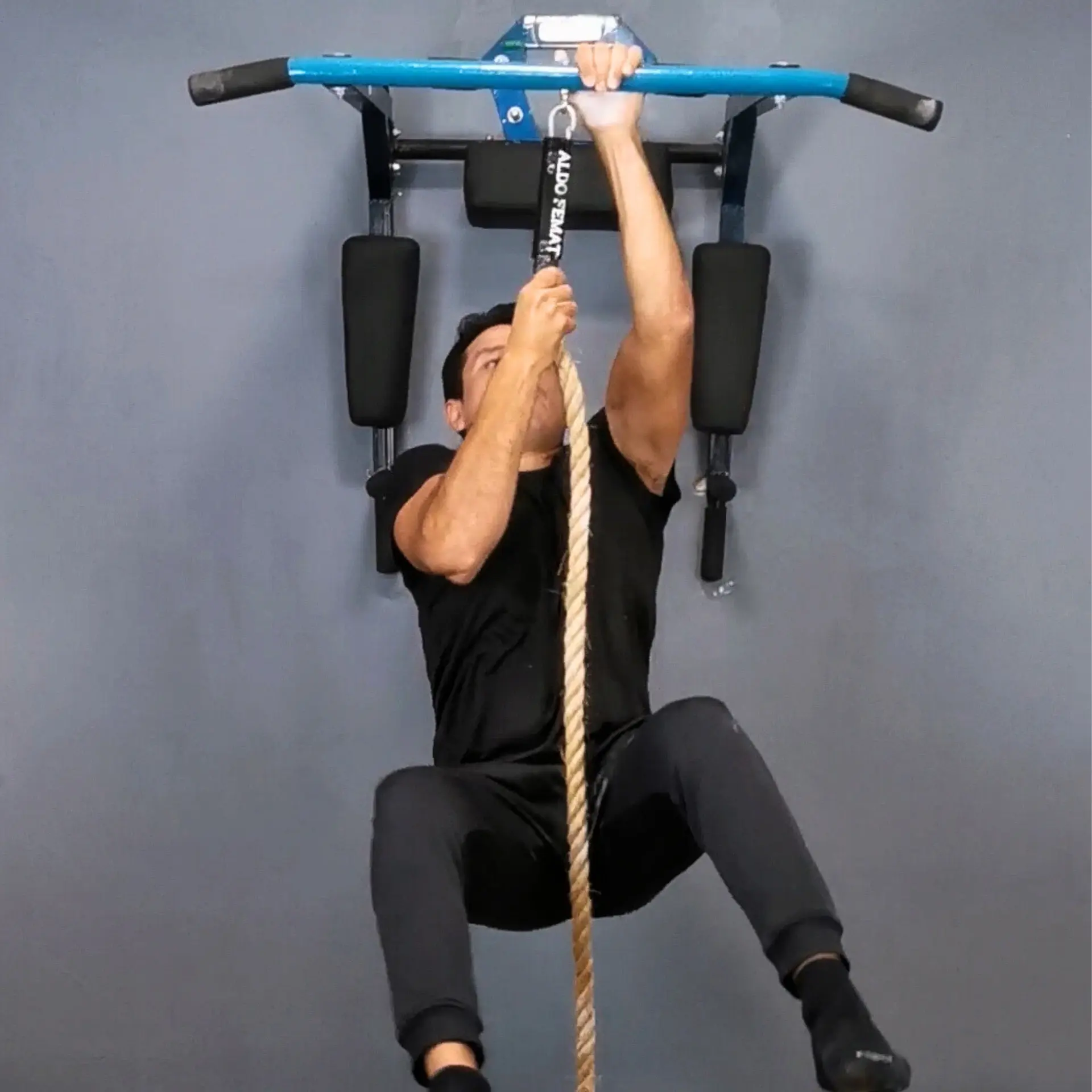 Main image of the product Advanced Home Training Kit, color general.